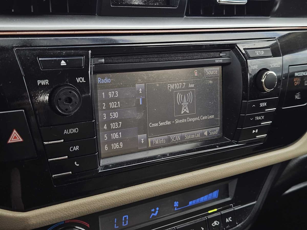 2014 Toyota Corolla - Image 17