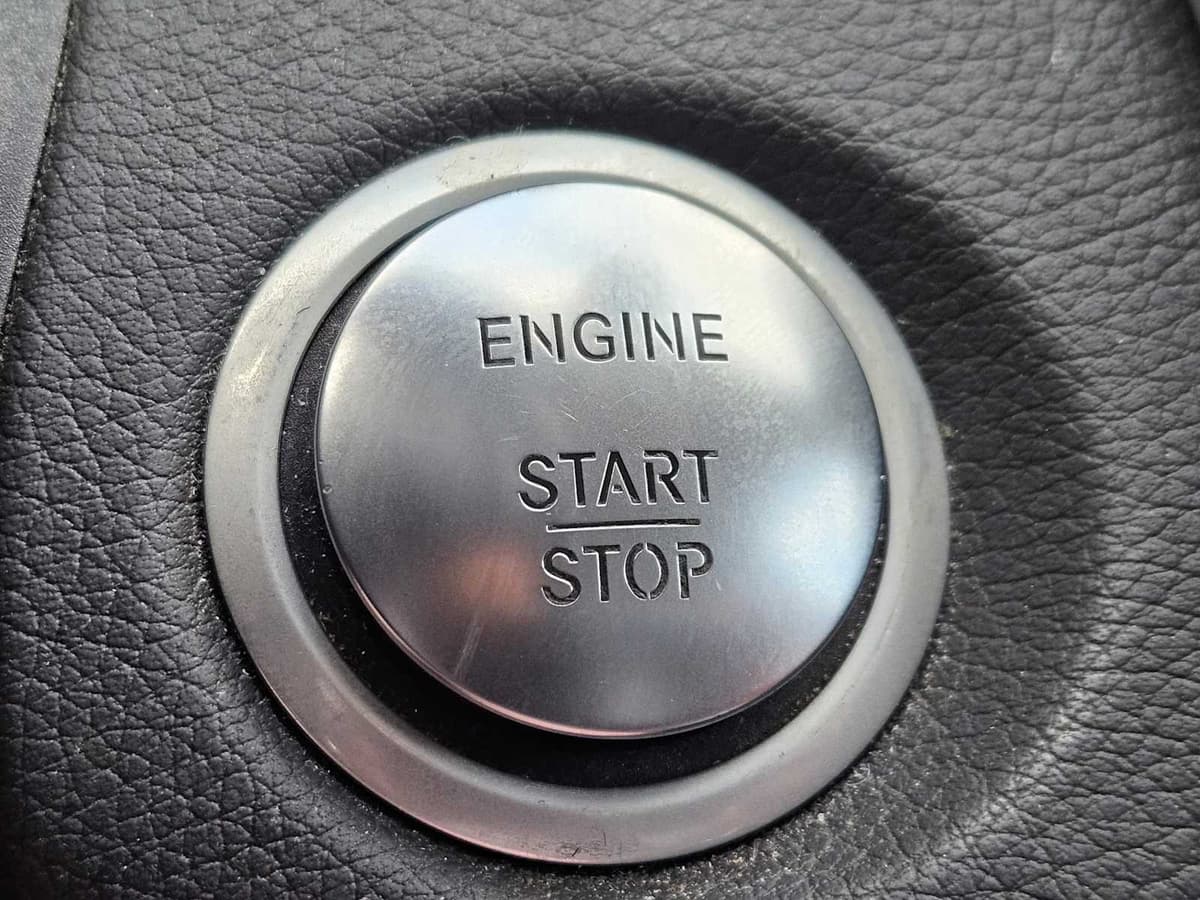 2016 Mercedes-Benz C 300 - Image 18