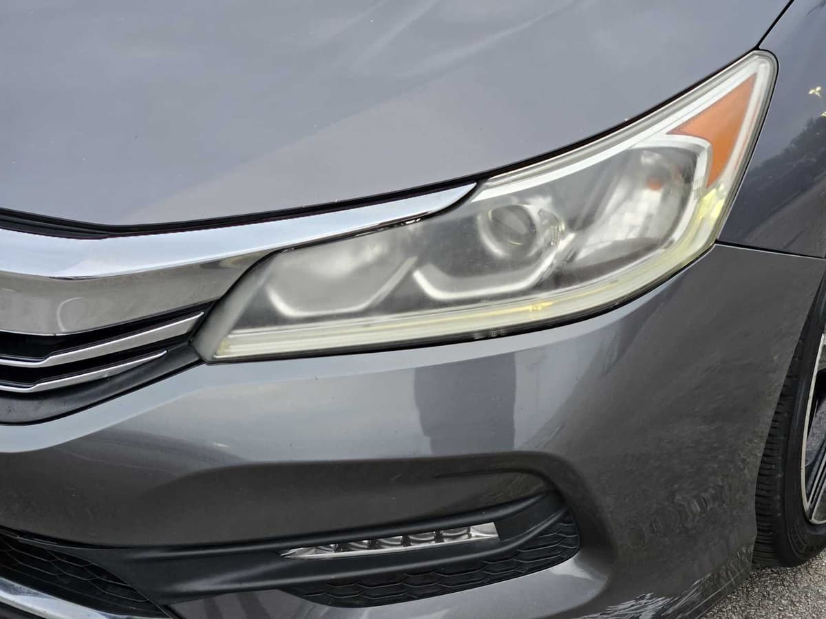 2017 Honda Accord Sedan - Image 7