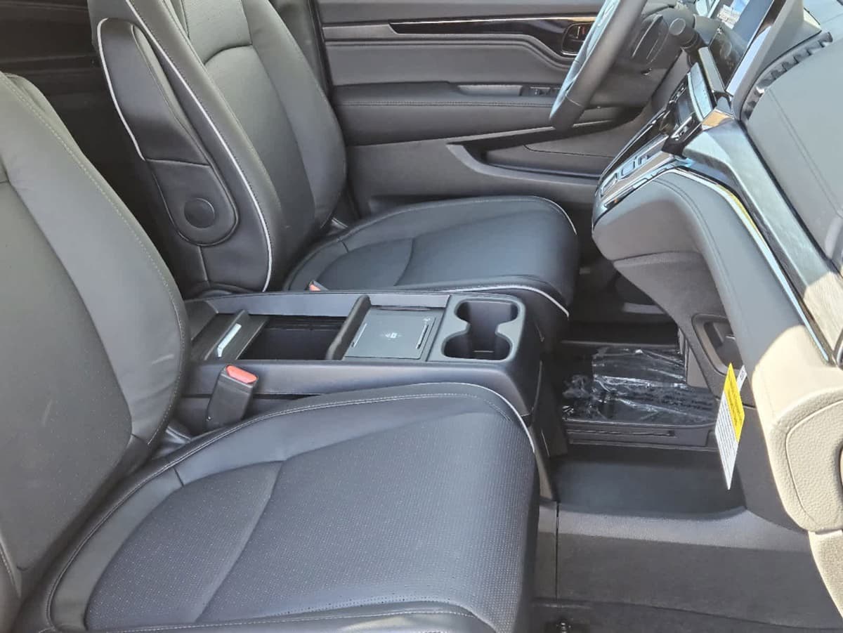 2026 Honda Odyssey - Image 14