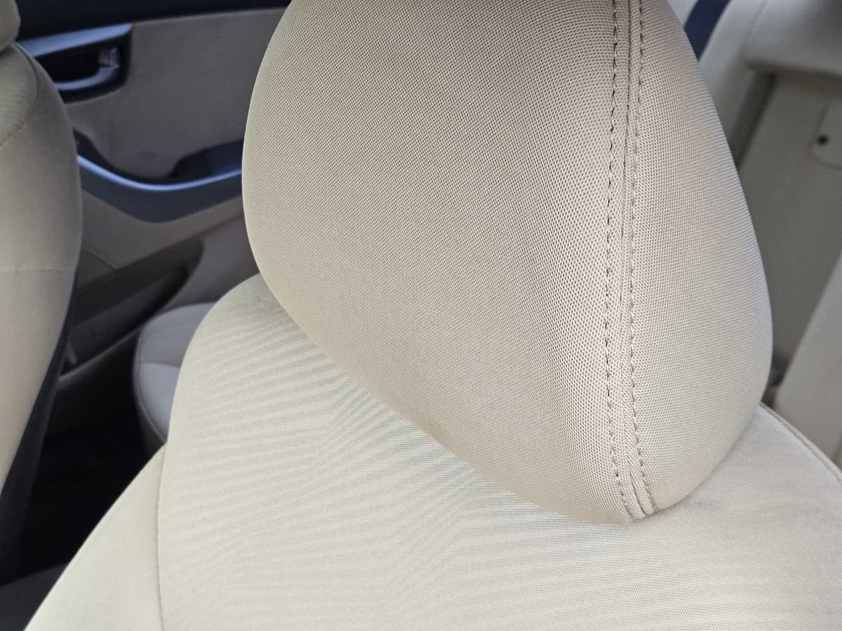 2012 Hyundai Elantra - Image 14