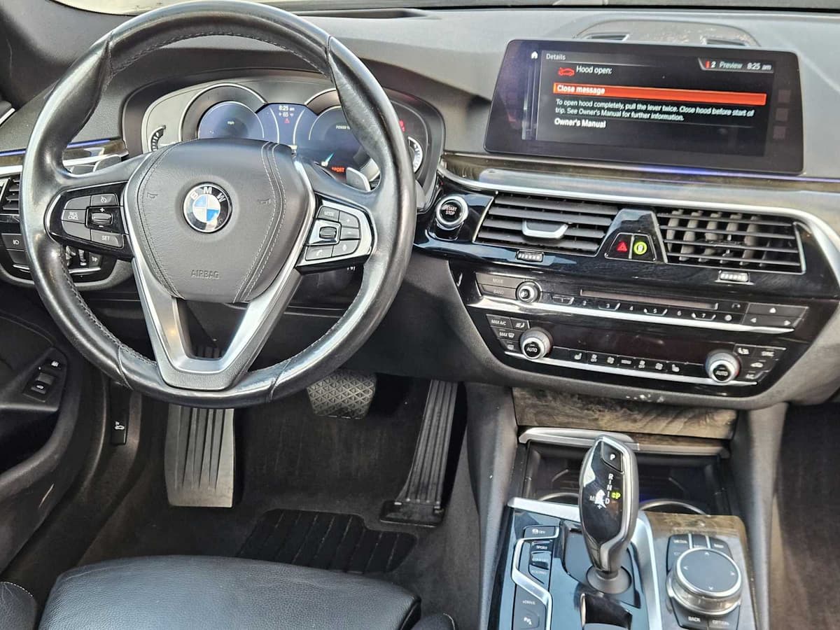 2018 BMW 530e iPerformance - Image 25