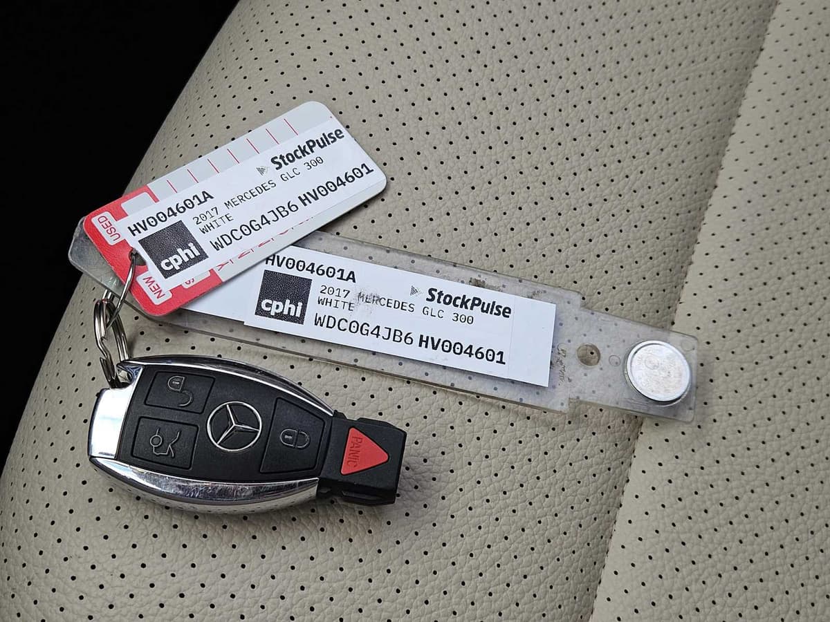 2017 Mercedes-Benz GLC 300 - Image 31