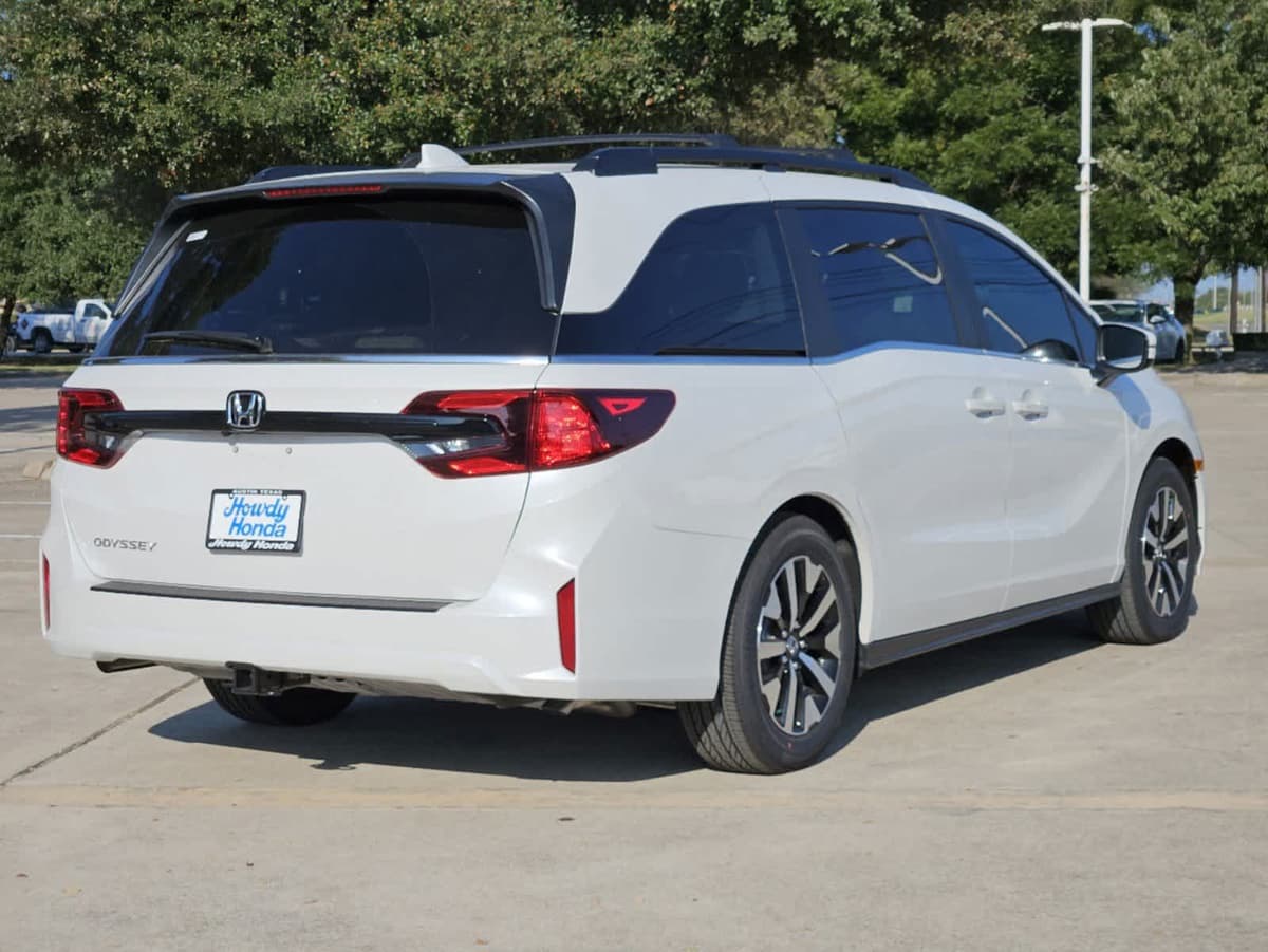 2026 Honda Odyssey - Image 4