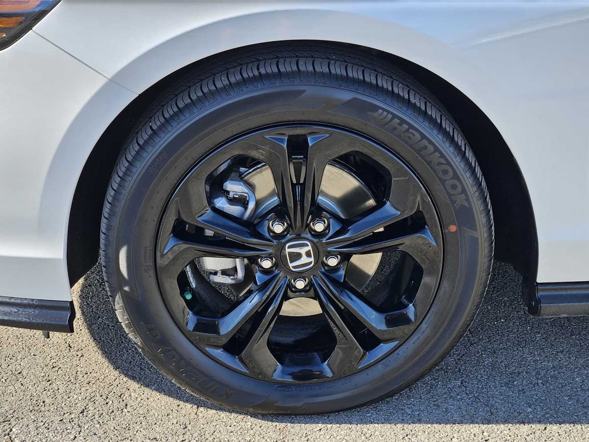 2025 Honda Accord - Image 9