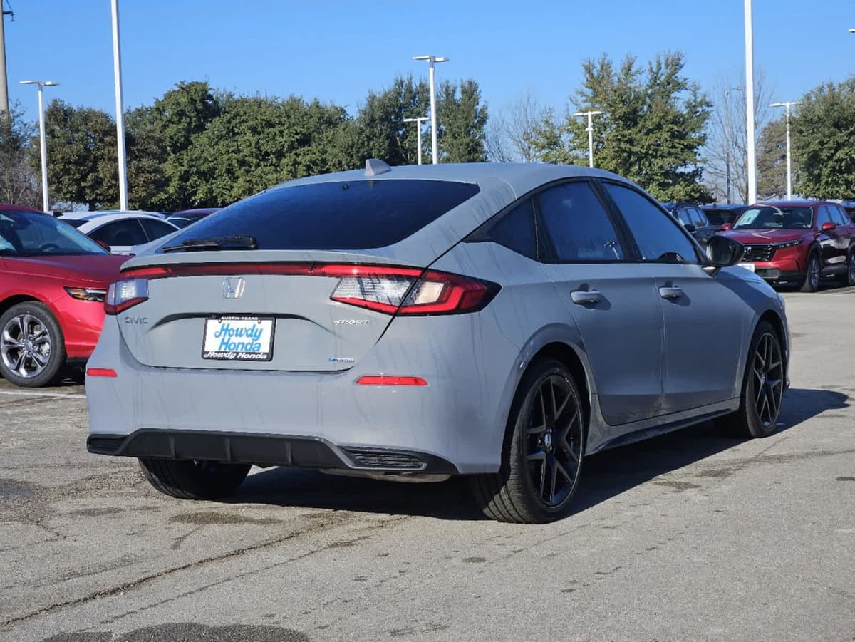 2026 Honda Civic Hybrid - Image 4