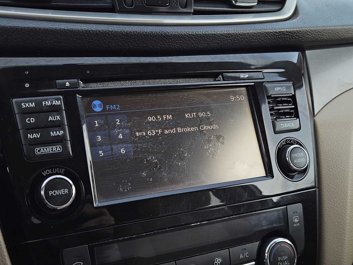 2016 Nissan Rogue - Image 17