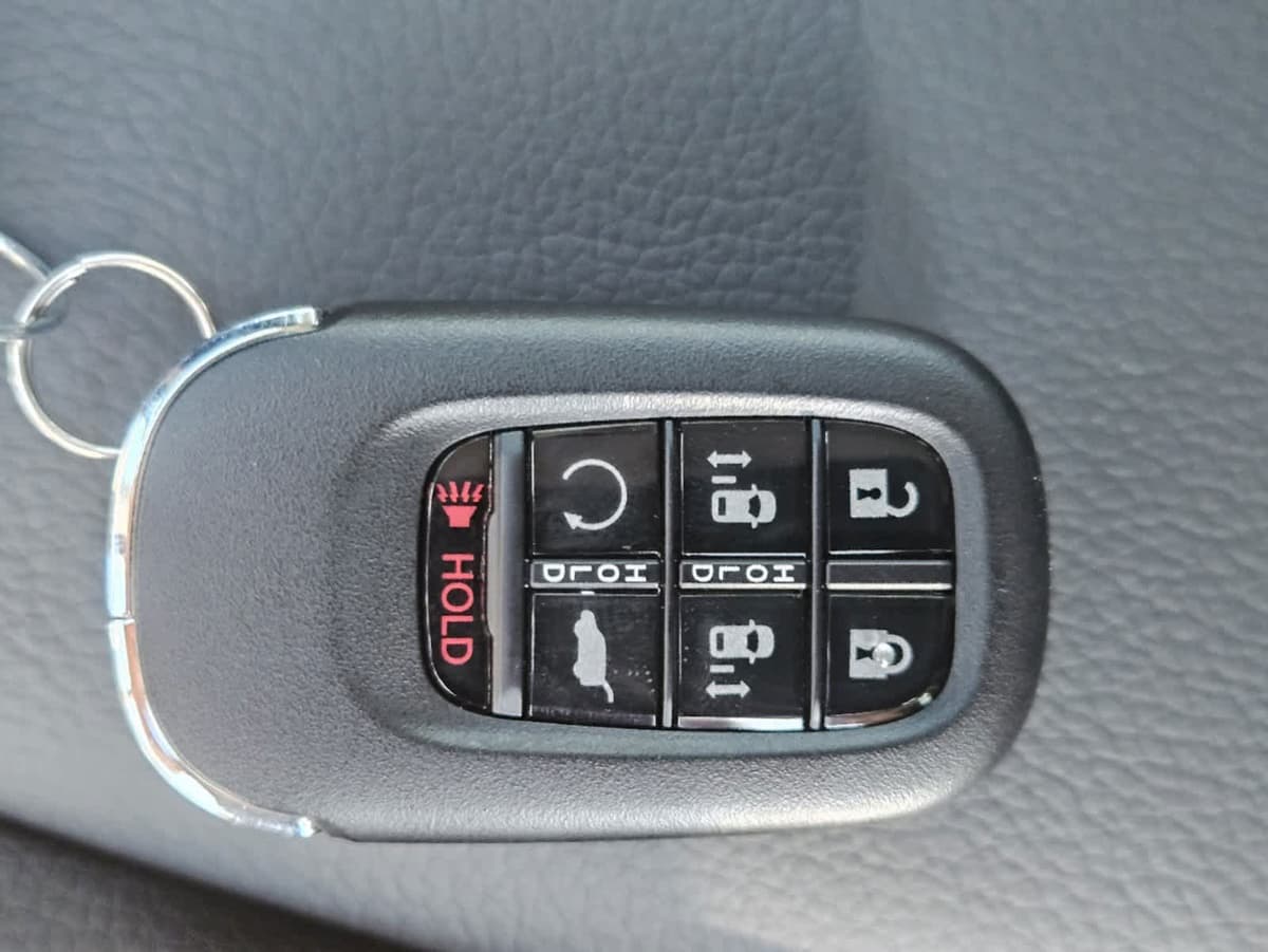 2026 Honda Odyssey - Image 27