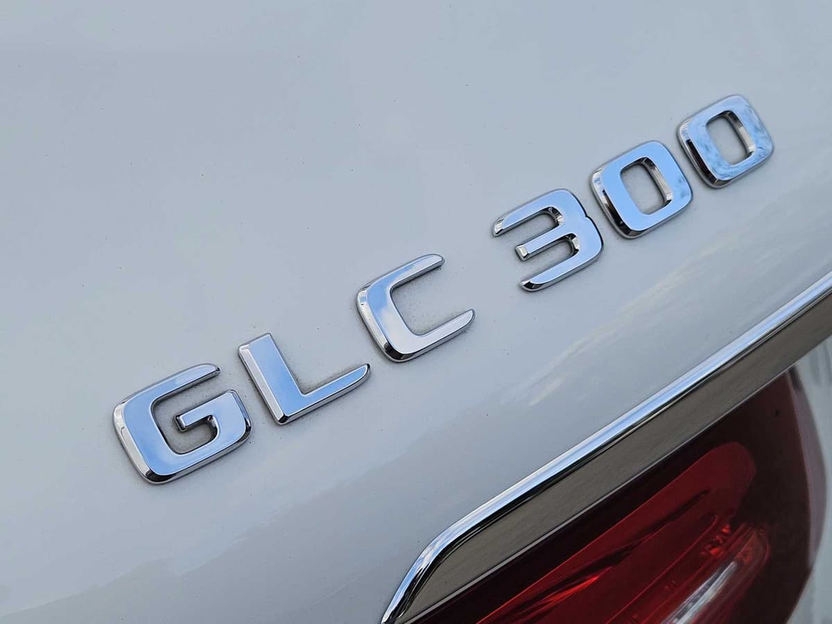 2017 Mercedes-Benz GLC 300 - Image 11