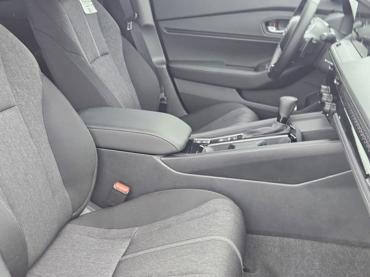 2025 Honda Accord Hybrid - Image 12