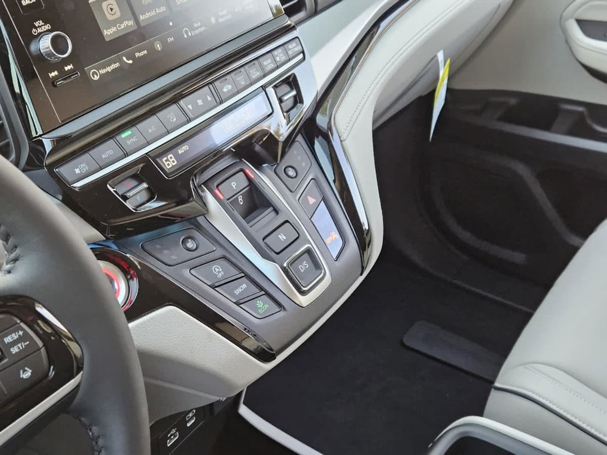 2026 Honda Odyssey - Image 17