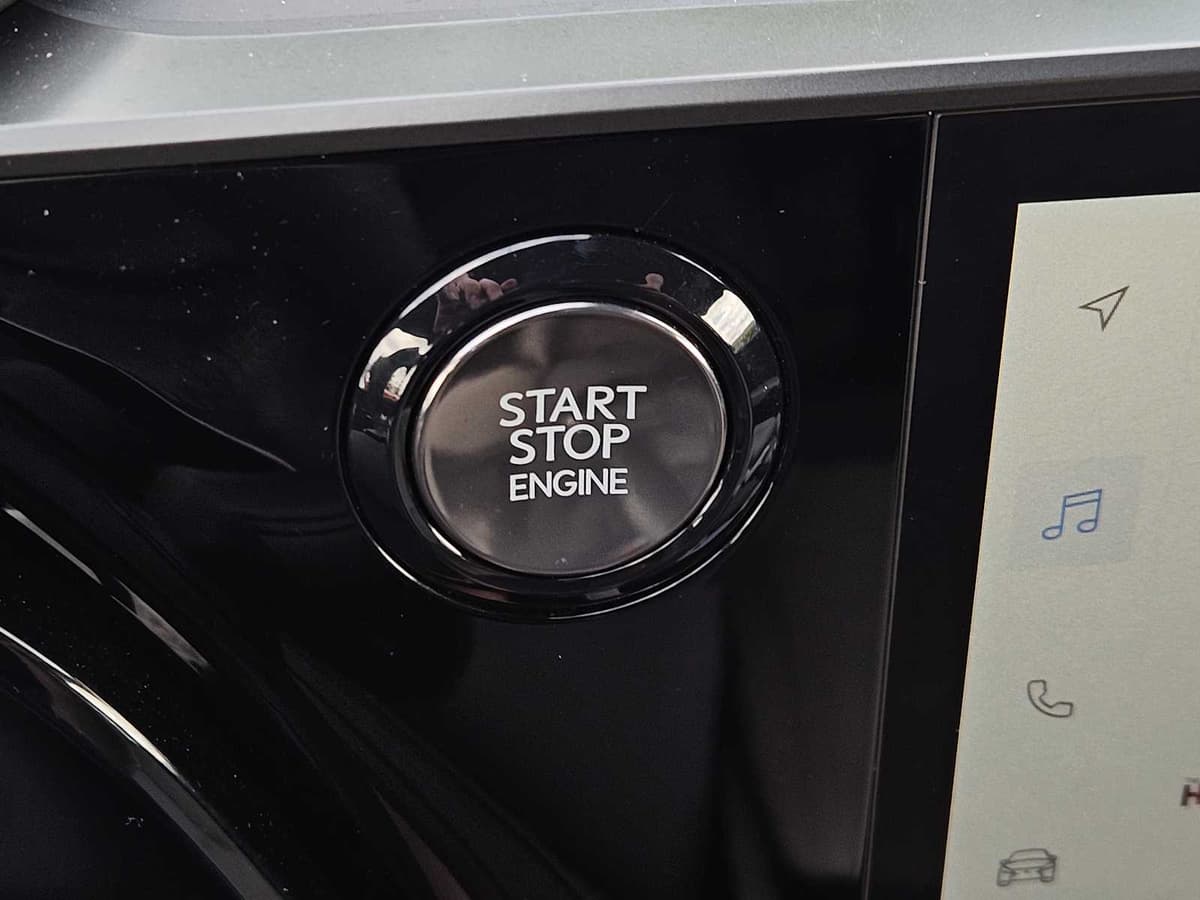 2023 LEXUS RX - Image 21