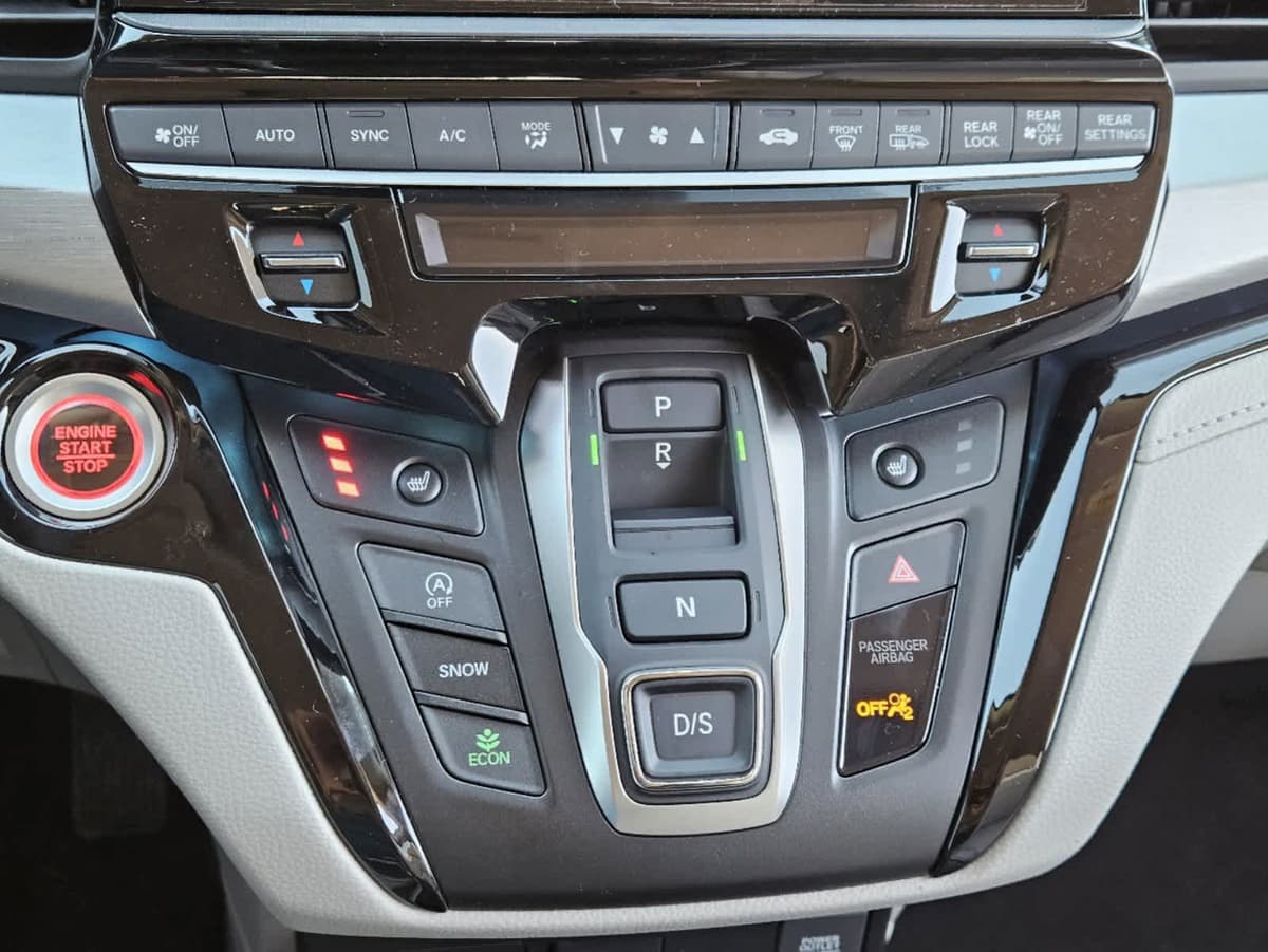 2026 Honda Odyssey - Image 16