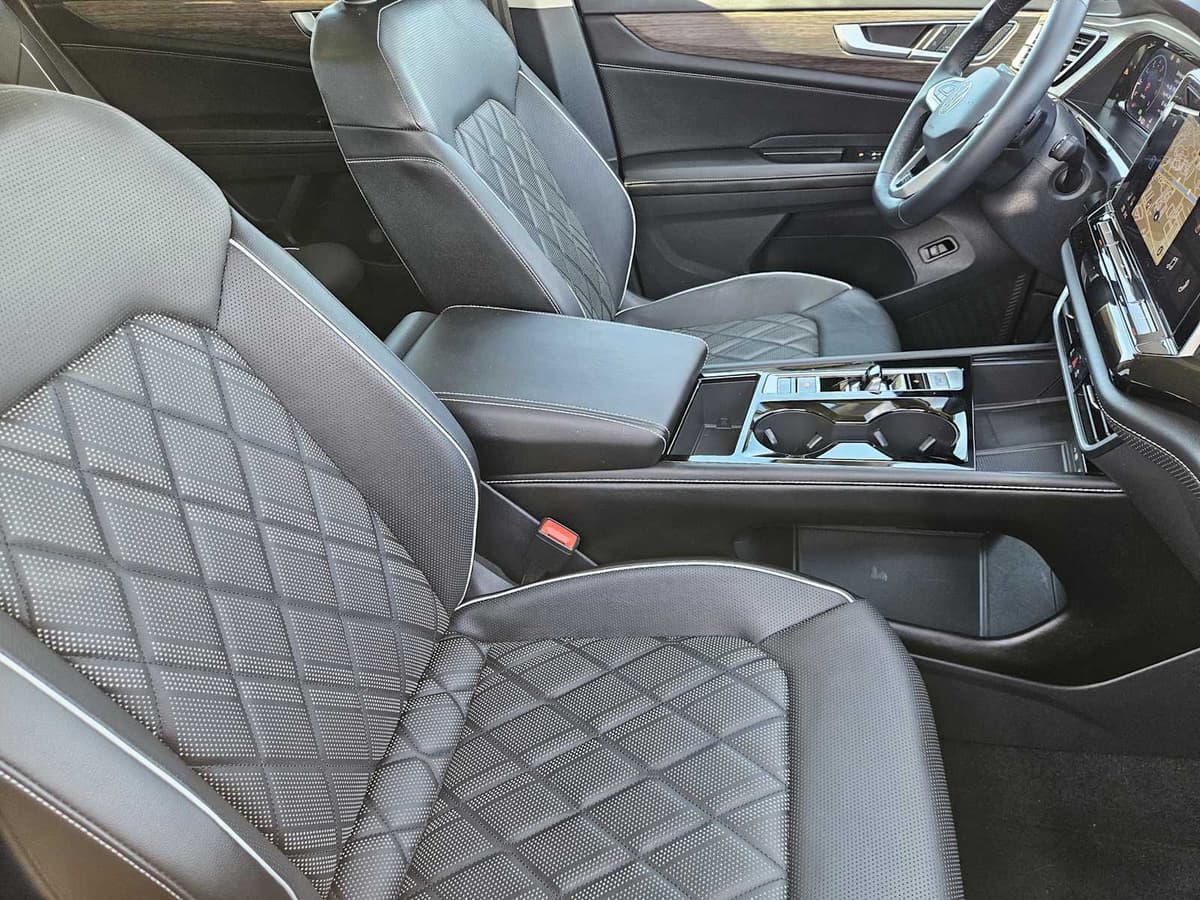 2024 Volkswagen Atlas - Image 15