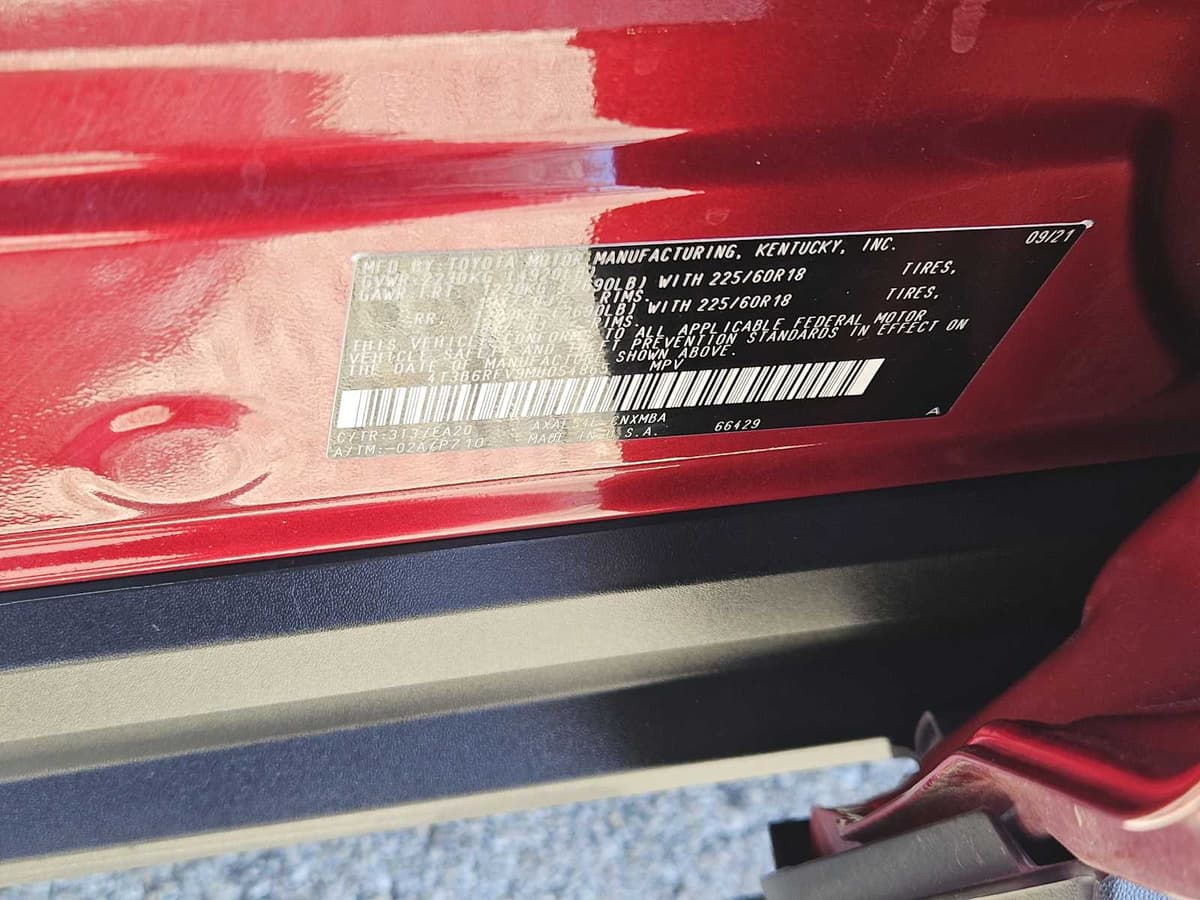 2021 Toyota RAV4 - Image 31