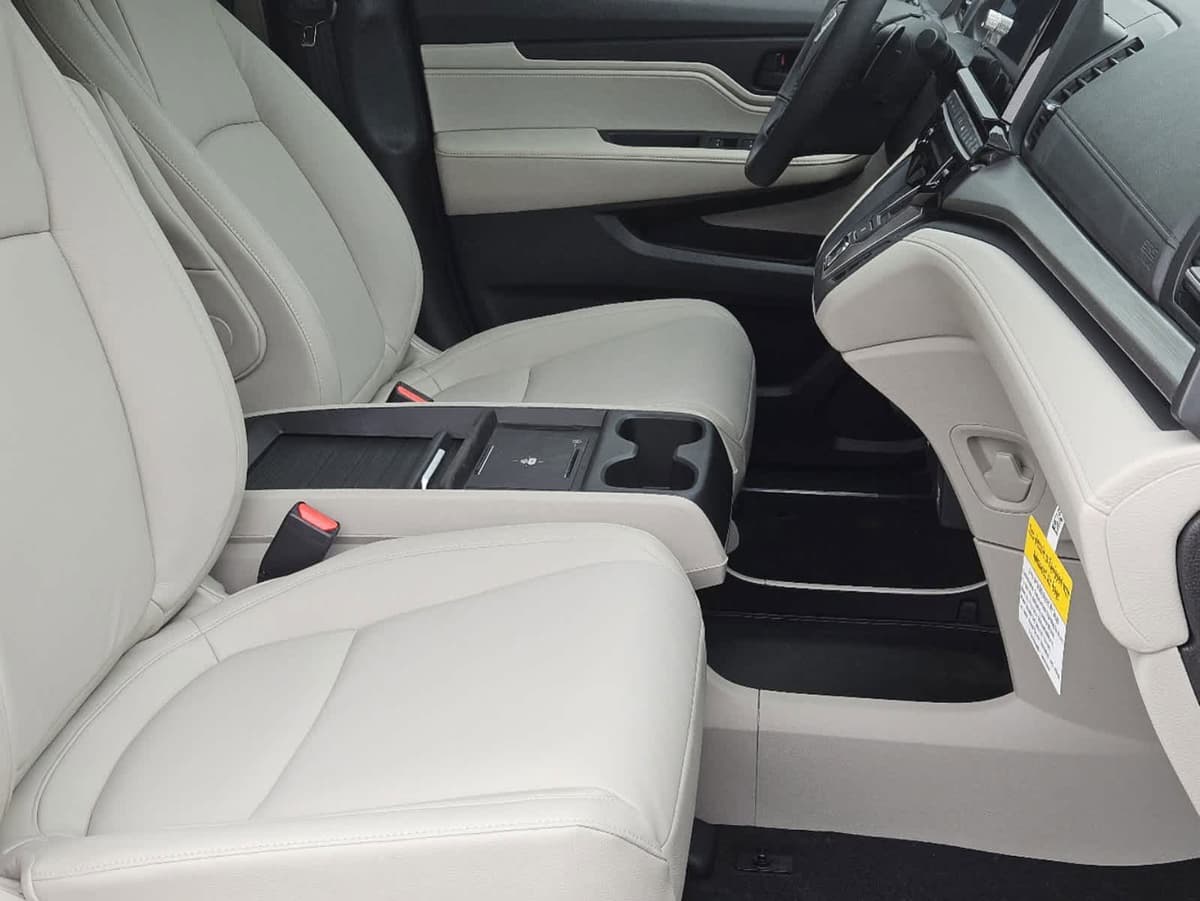 2026 Honda Odyssey - Image 12