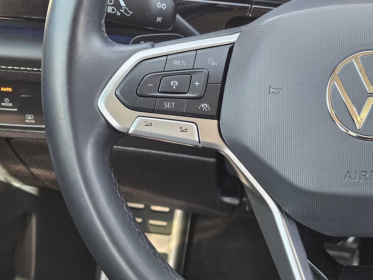 2024 Volkswagen Atlas - Image 28