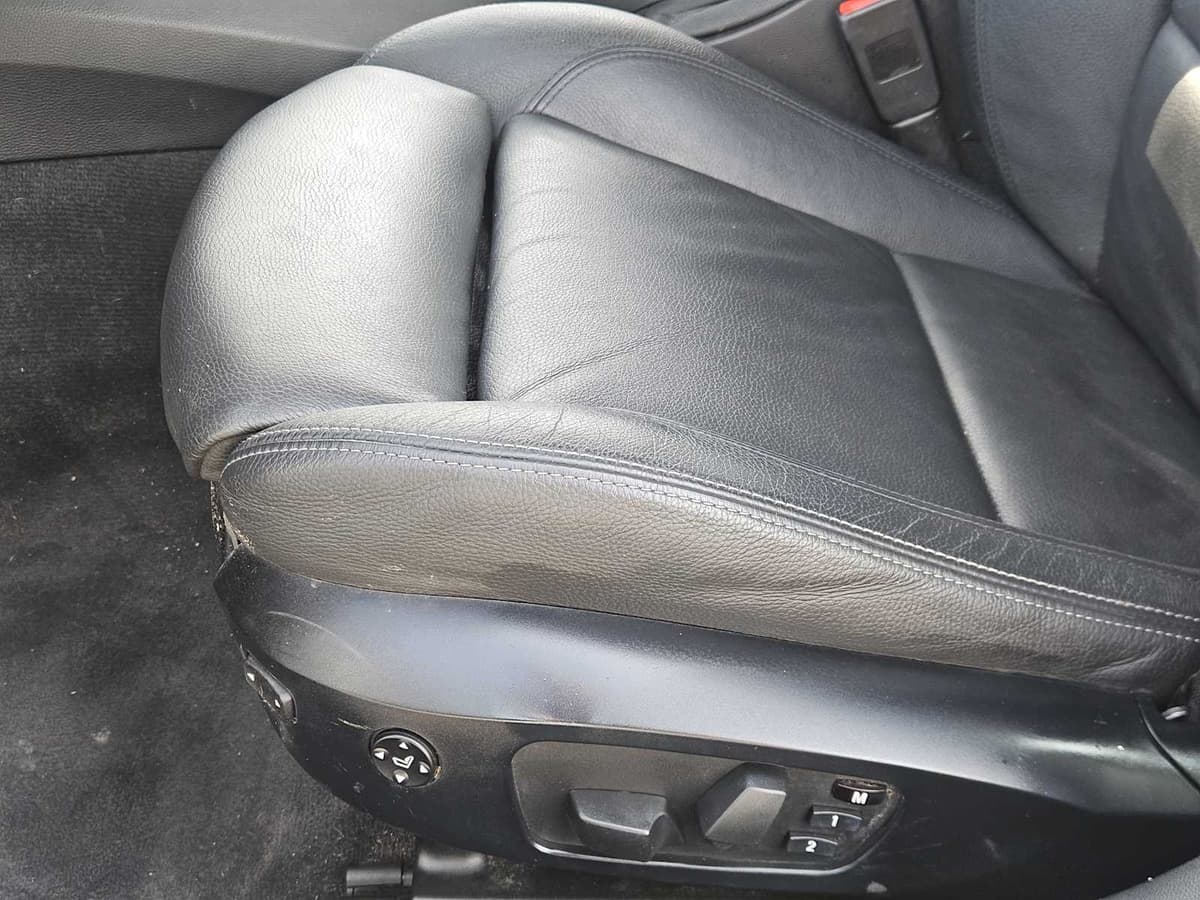 2009 BMW 335i xDrive - Image 22