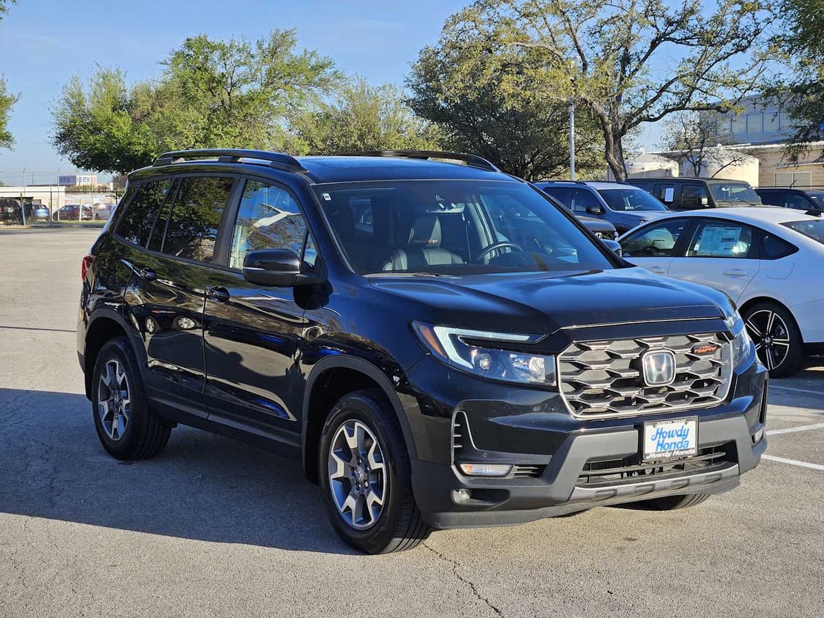 2023 Honda Passport - Image 3