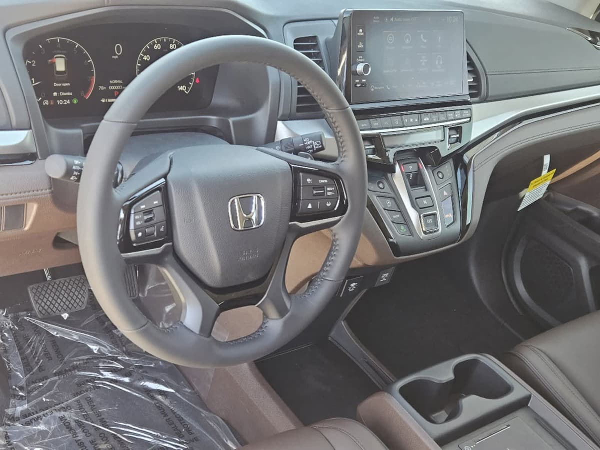 2026 Honda Odyssey - Image 2