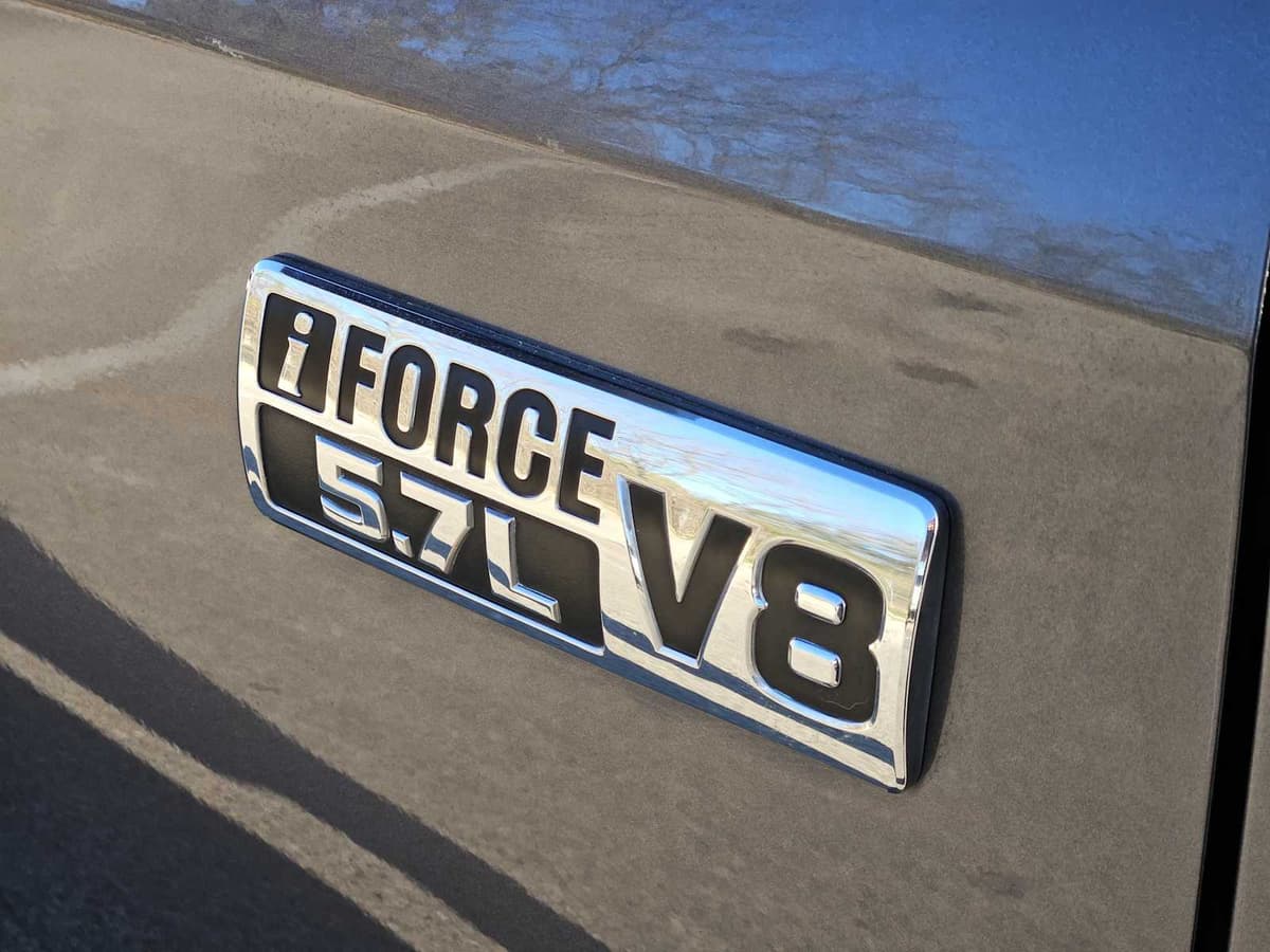 2020 Toyota Tundra - Image 11