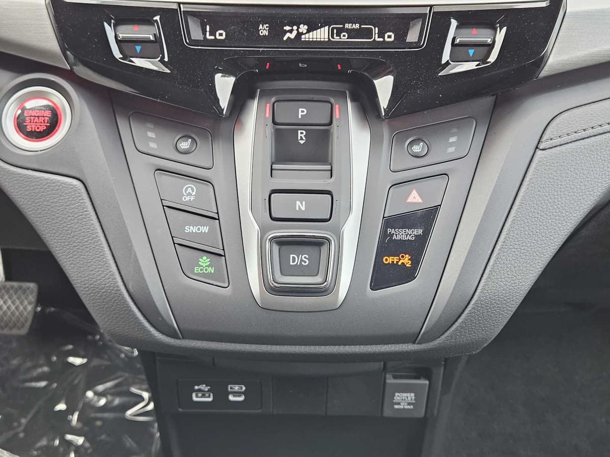 2026 Honda Odyssey - Image 16