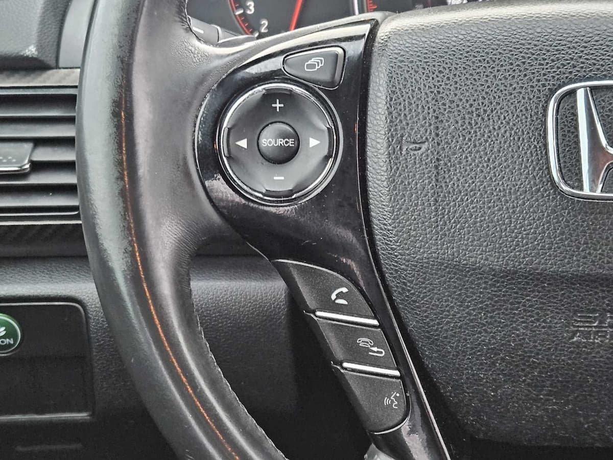 2017 Honda Accord Sedan - Image 25