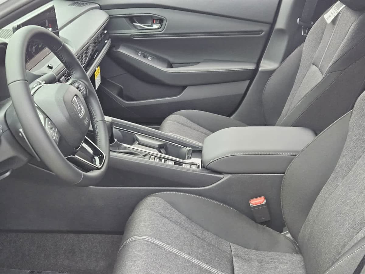 2025 Honda Accord Hybrid - Image 12