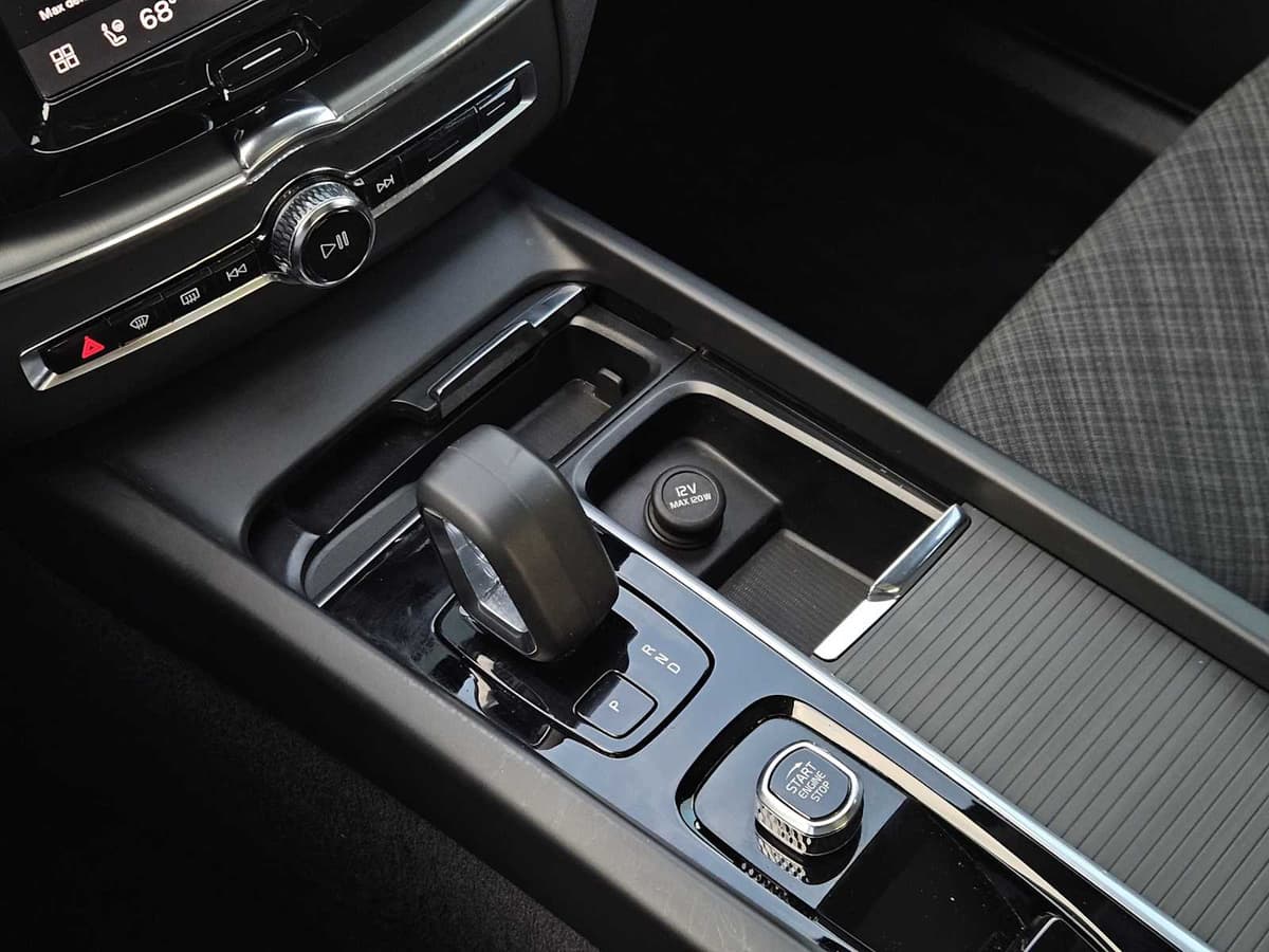 2023 Volvo XC60 - Image 20