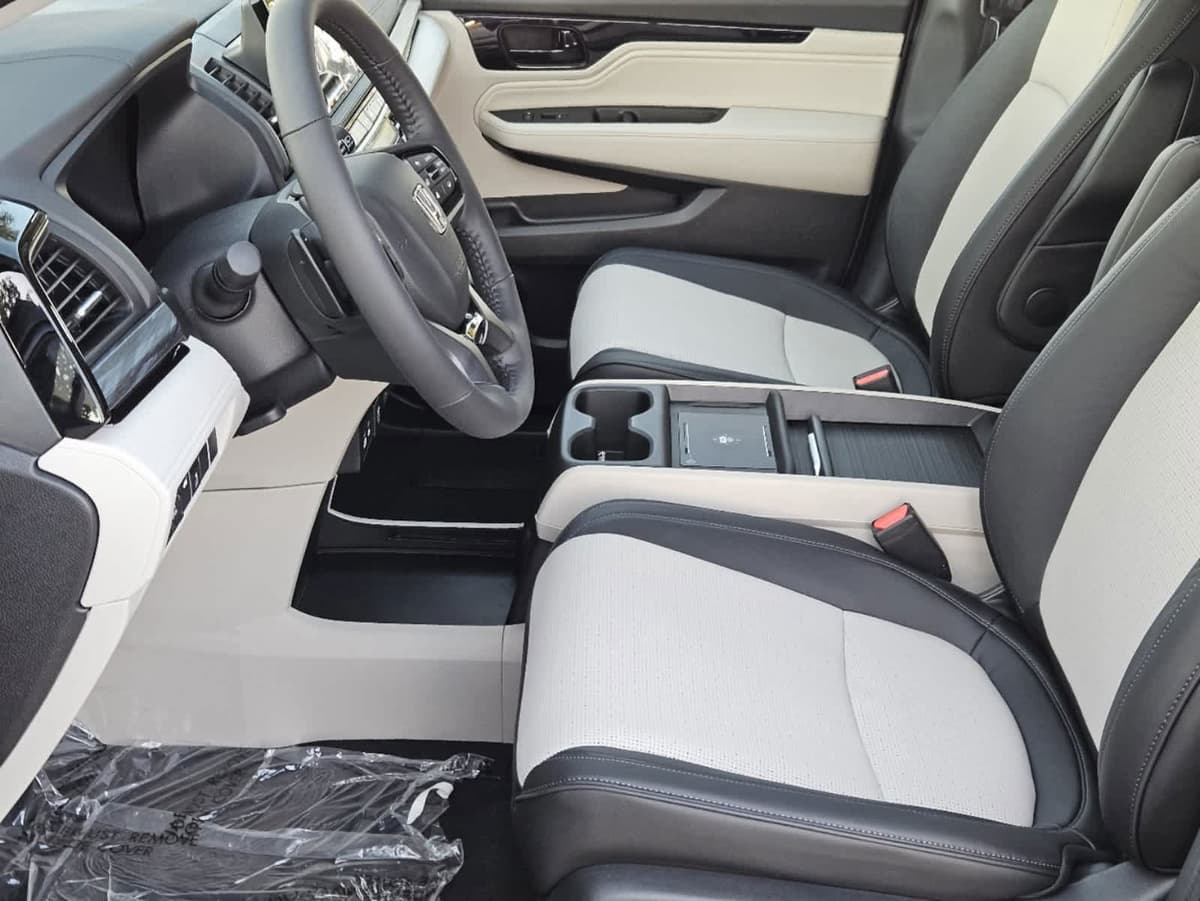 2026 Honda Odyssey - Image 11