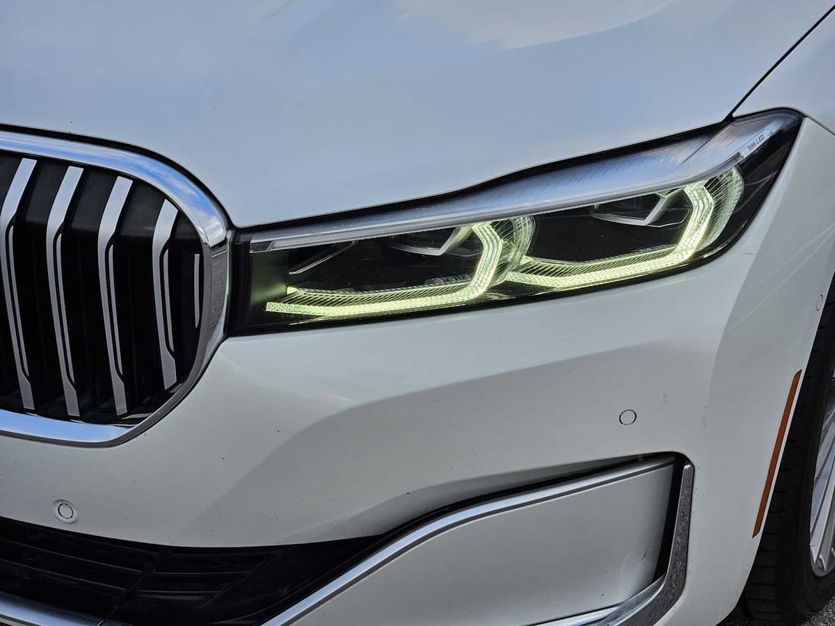 2020 BMW 740i - Image 7