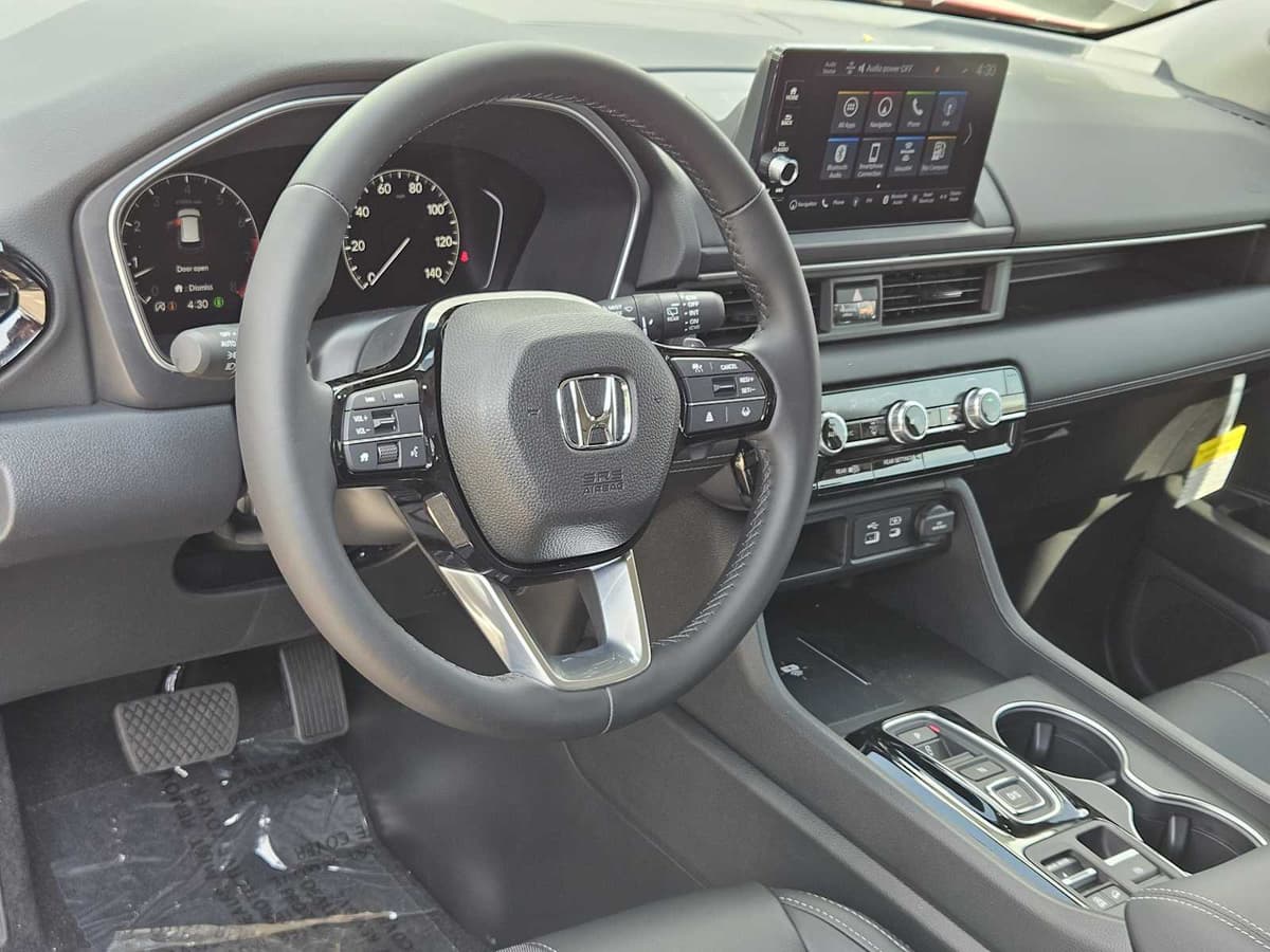 2025 Honda Pilot - Image 2