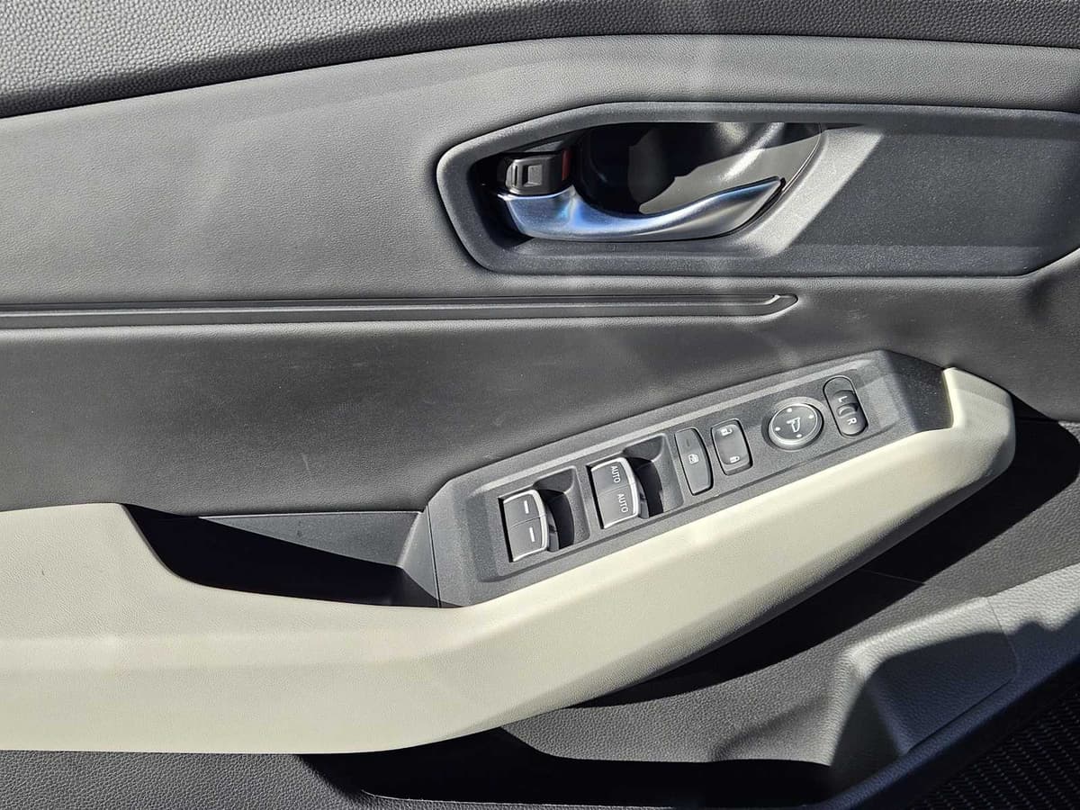 2025 Honda Accord - Image 21