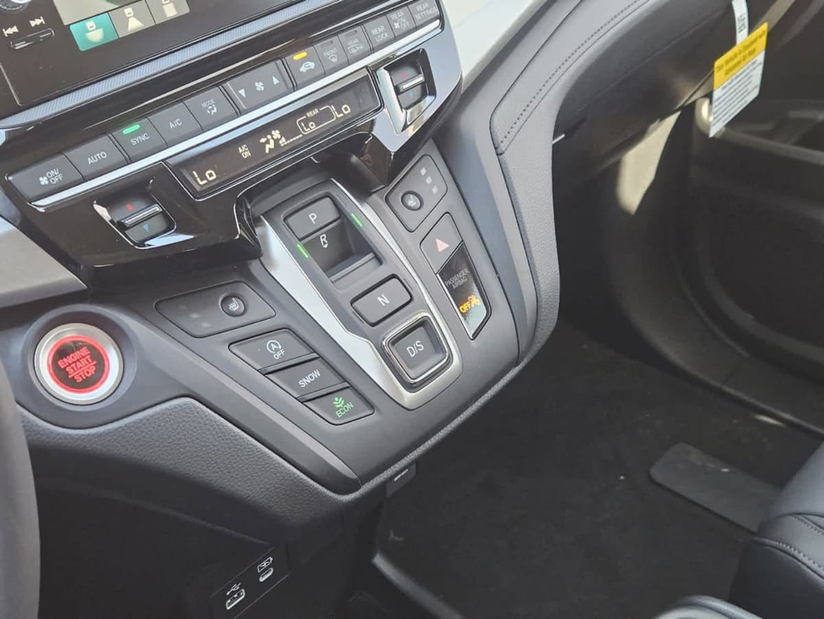 2026 Honda Odyssey - Image 18