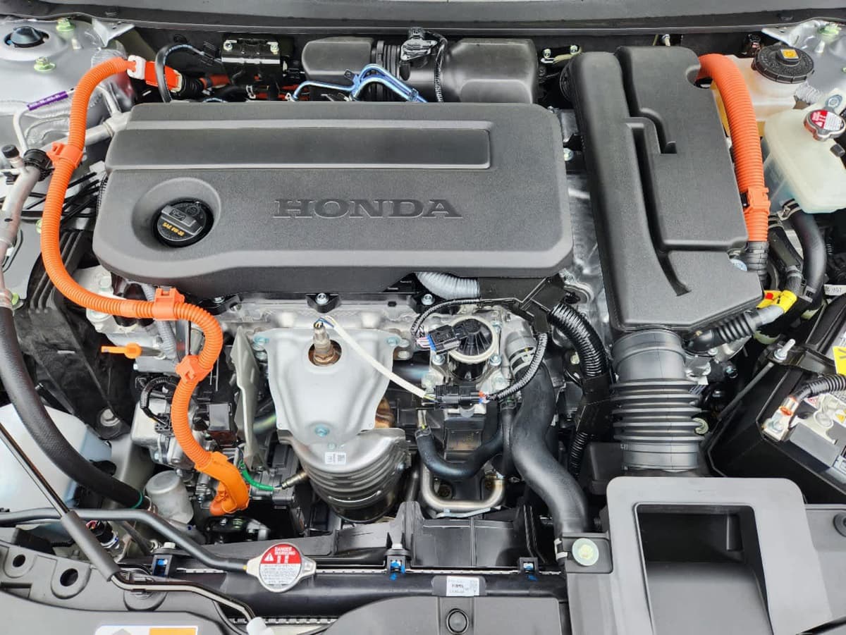 2025 Honda Accord Hybrid - Image 8