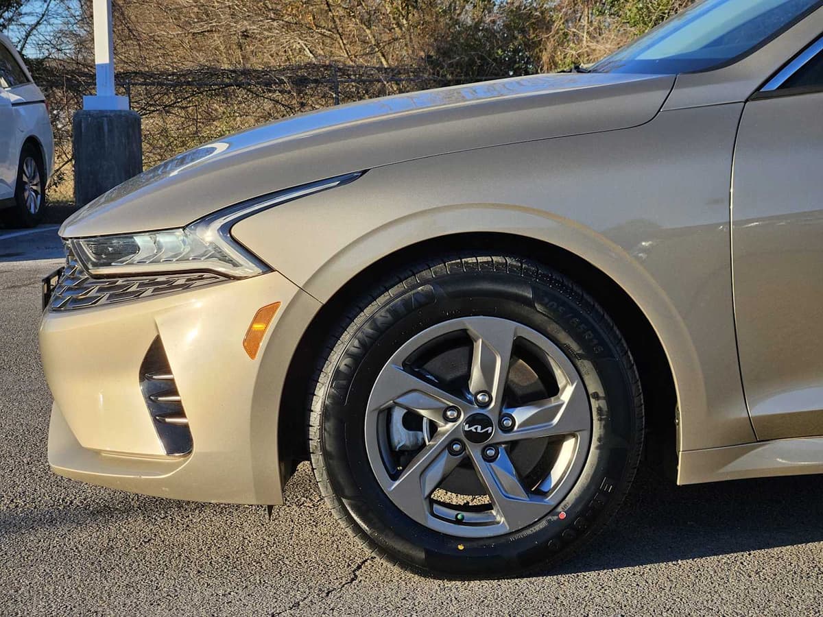 2022 Kia K5 - Image 8