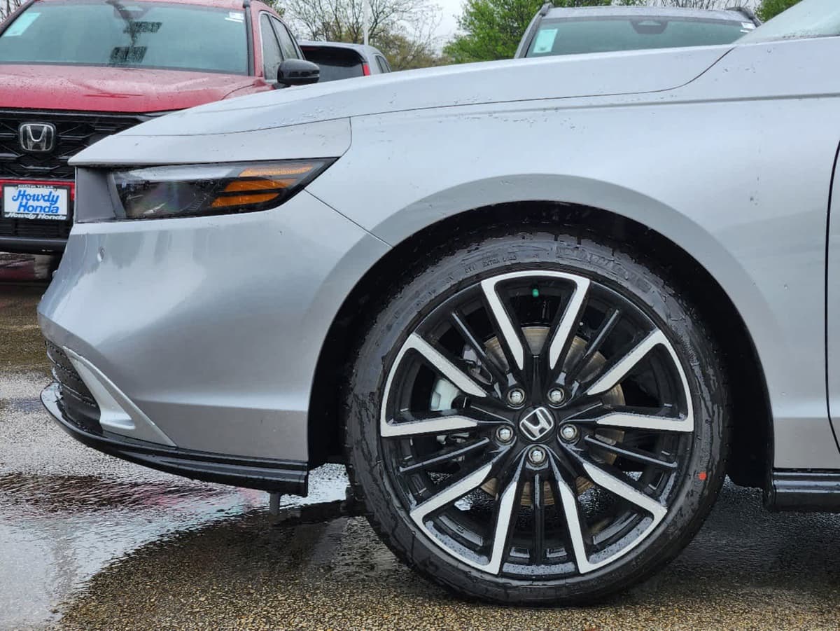2025 Honda Accord Hybrid - Image 7