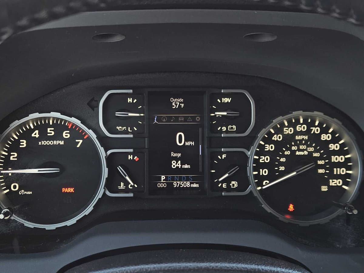 2020 Toyota Tundra - Image 16