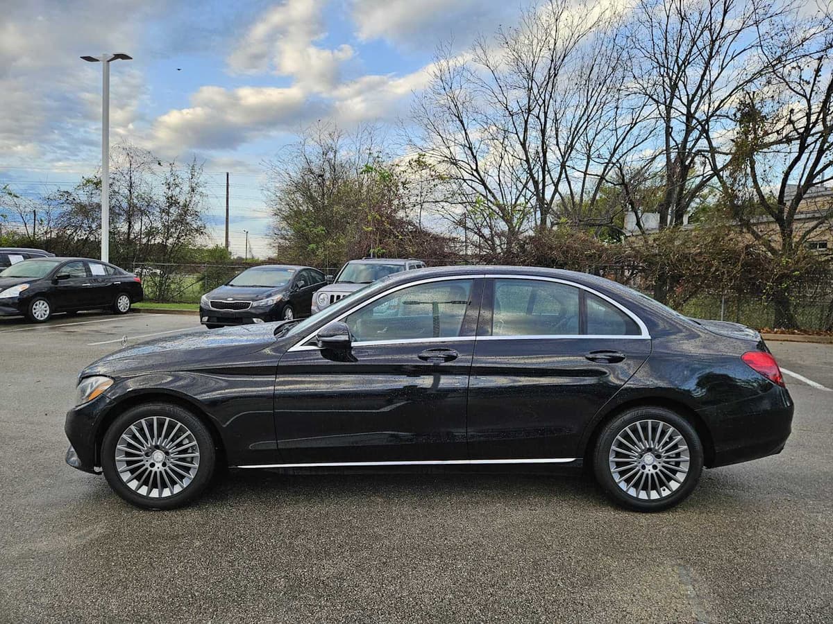 2016 Mercedes-Benz C 300 - Image 3