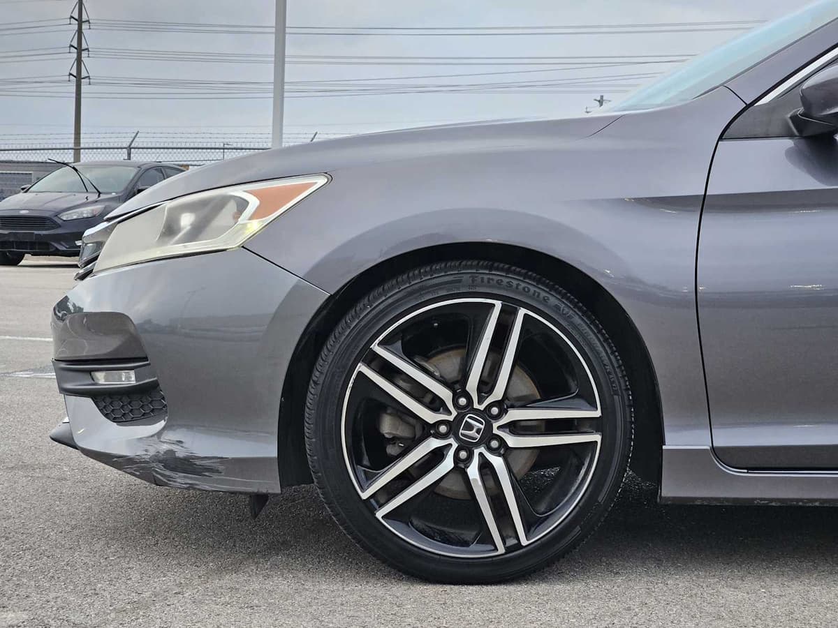 2017 Honda Accord Sedan - Image 8