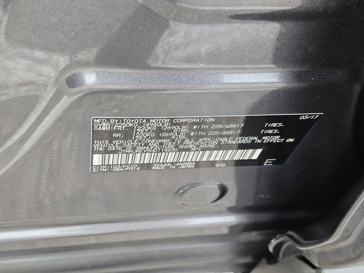 2017 Toyota RAV4 Hybrid - Image 33