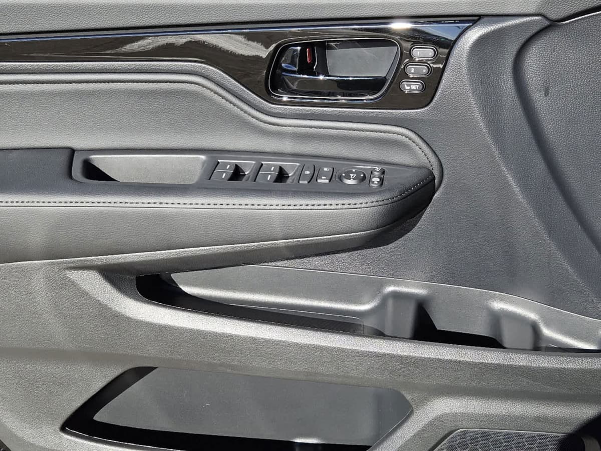 2026 Honda Odyssey - Image 17