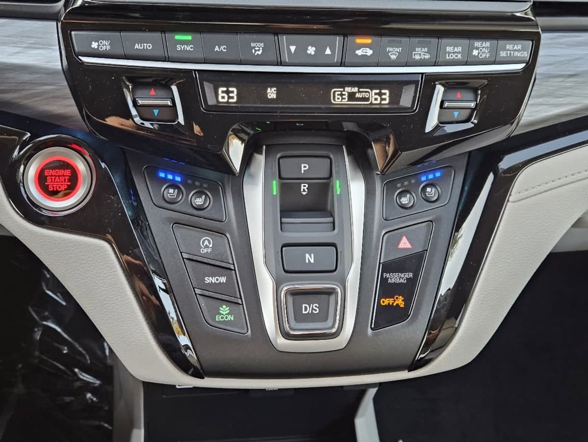 2026 Honda Odyssey - Image 17