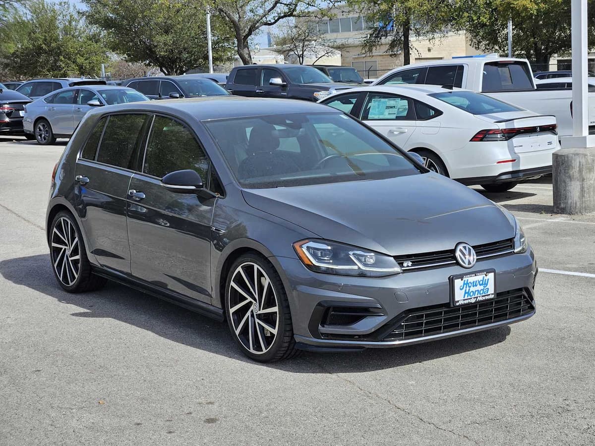2019 Volkswagen Golf R - Image 3