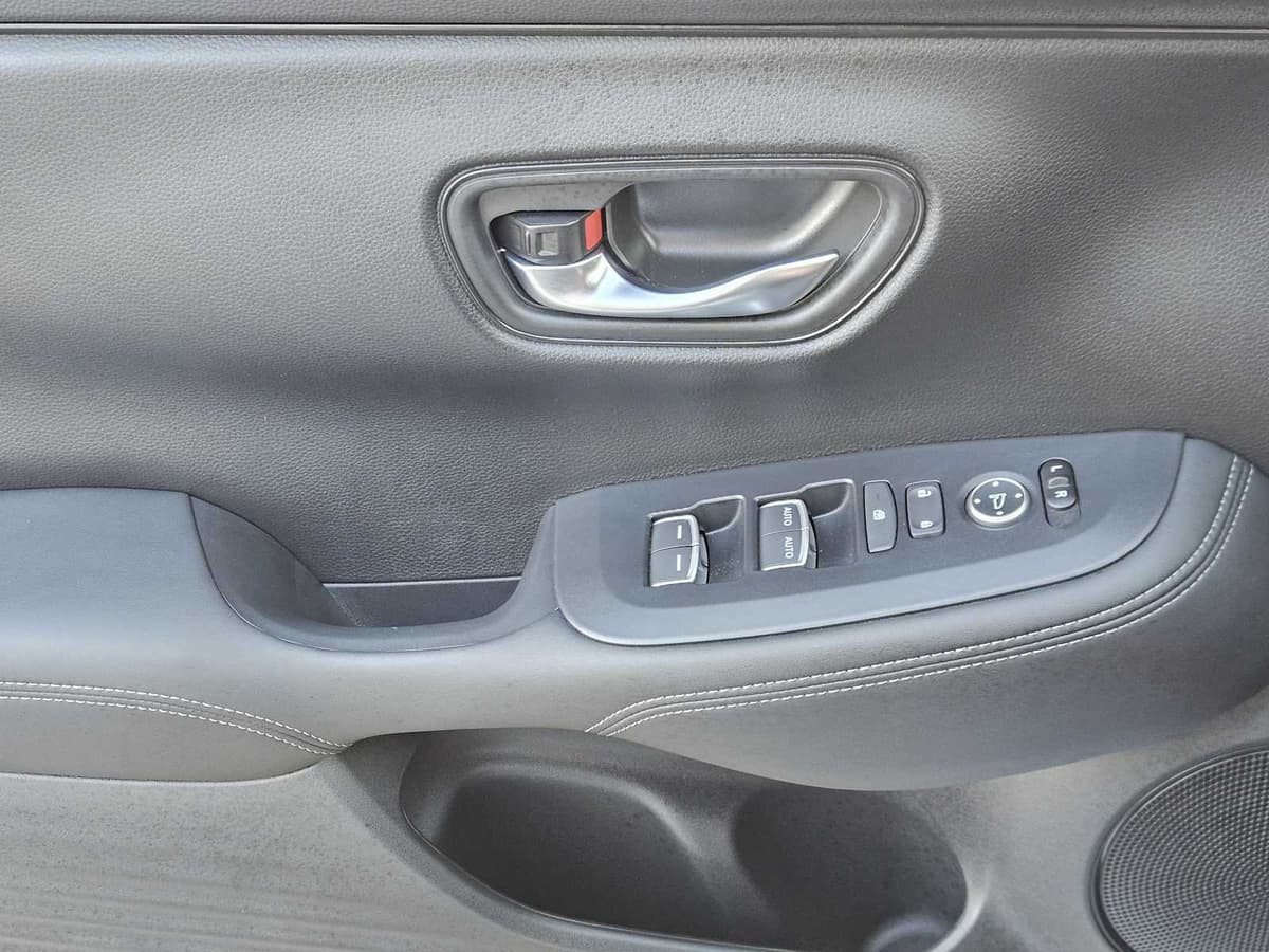 2025 Honda HR-V - Image 21