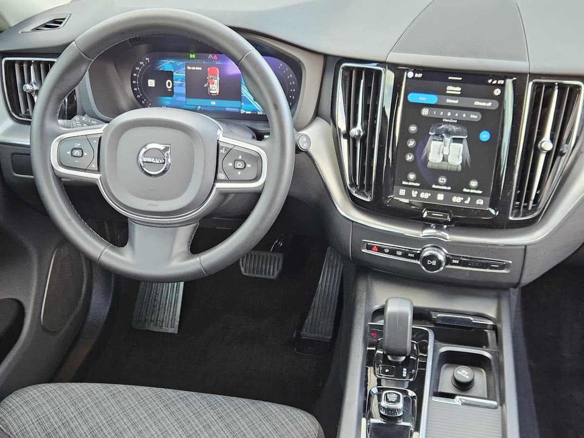 2023 Volvo XC60 - Image 26