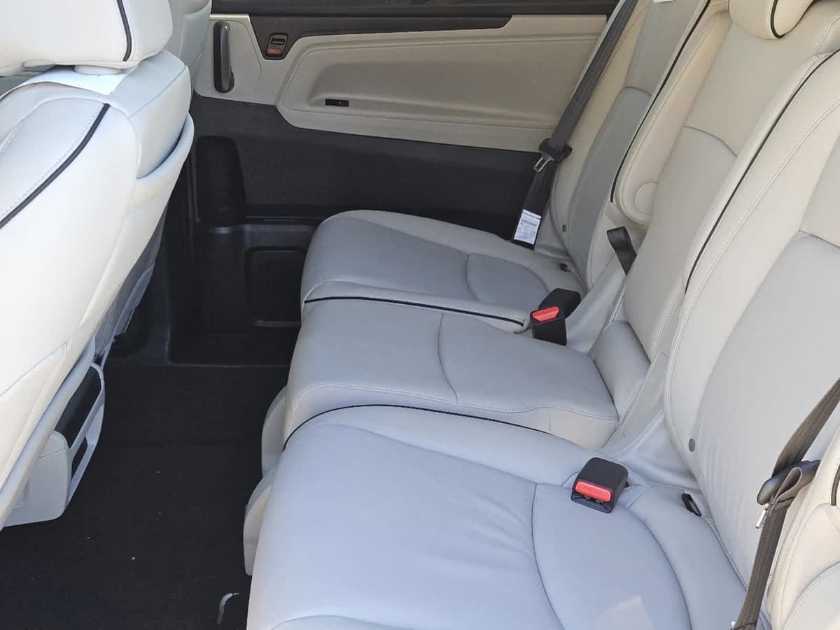 2026 Honda Odyssey - Image 24