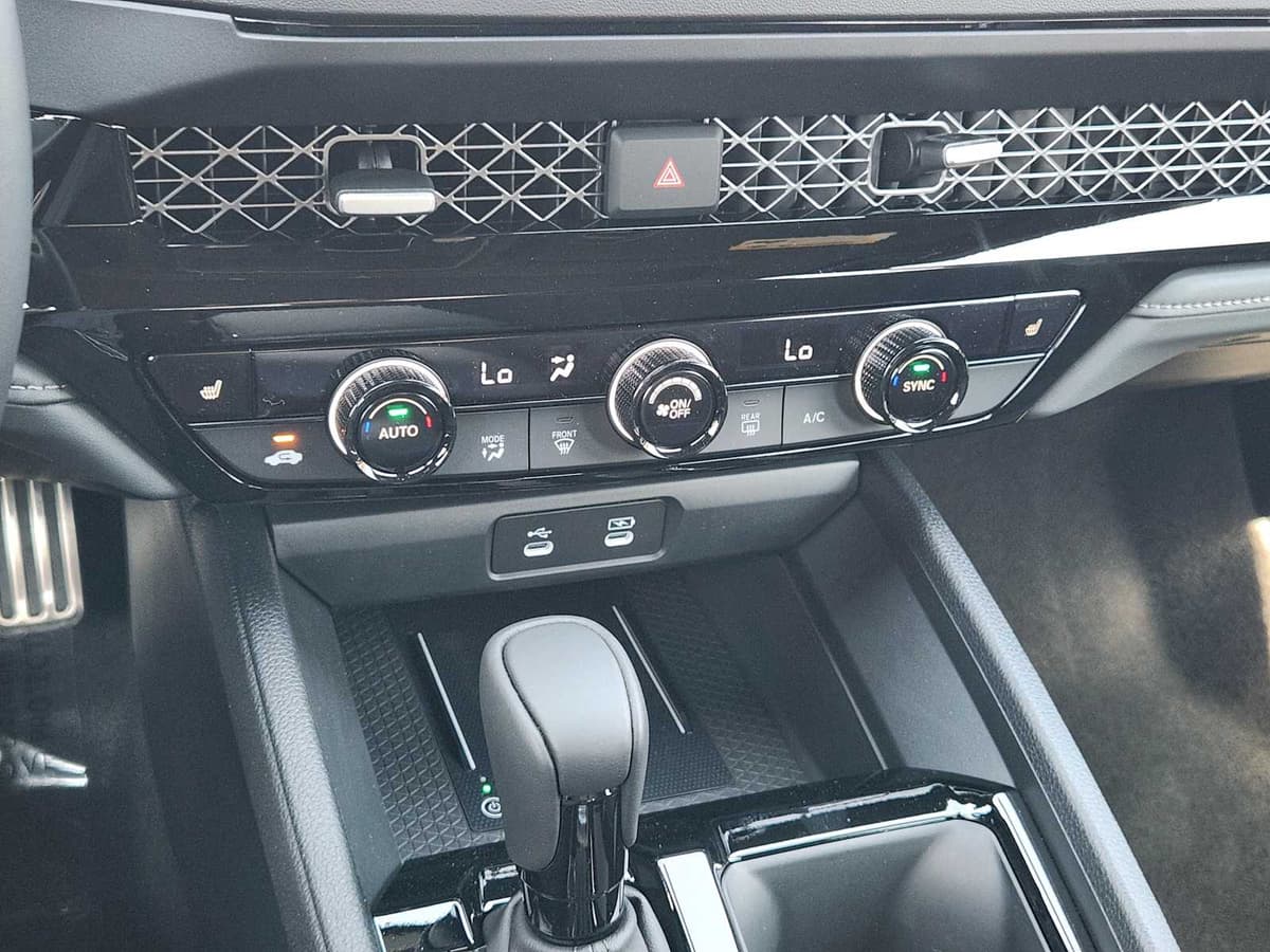 2026 Honda Accord Hybrid - Image 17