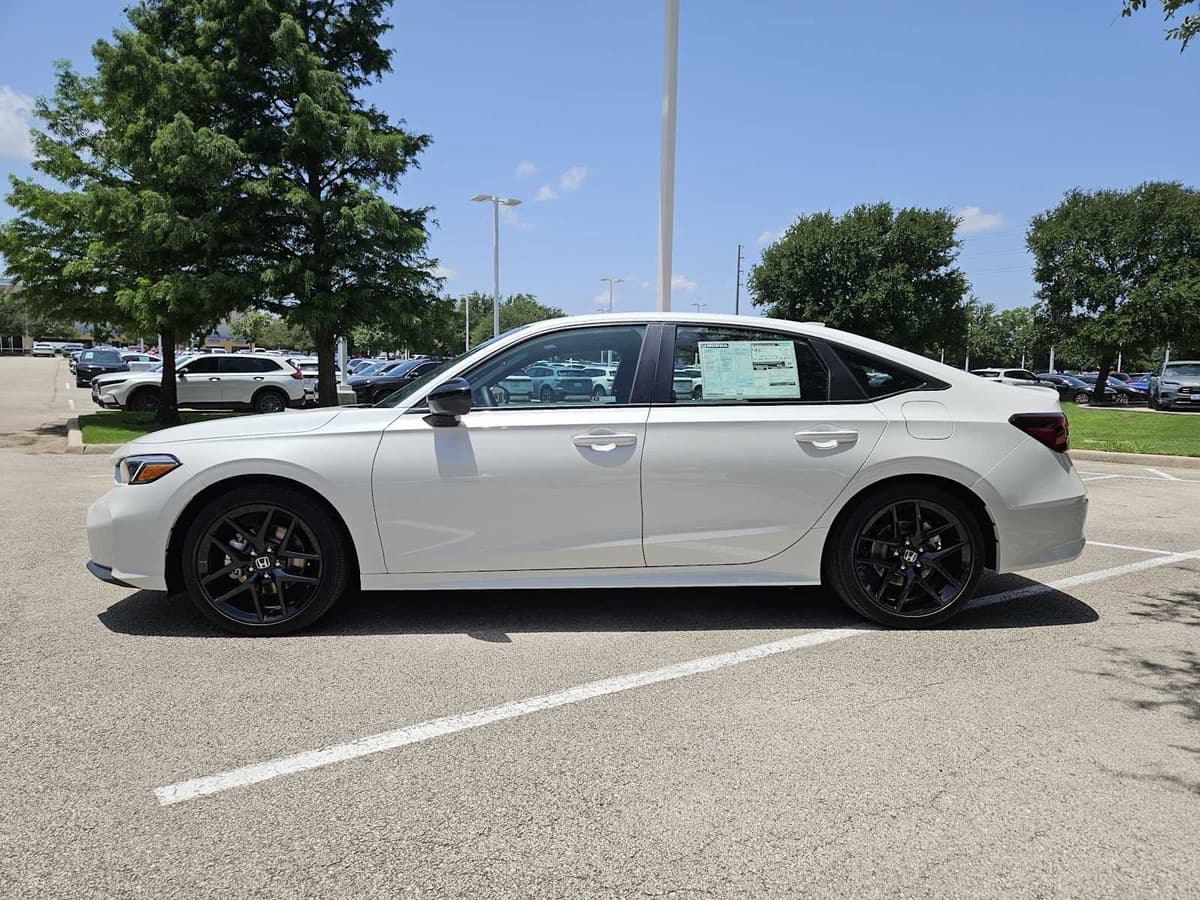 2026 Honda Civic Hybrid - Image 4