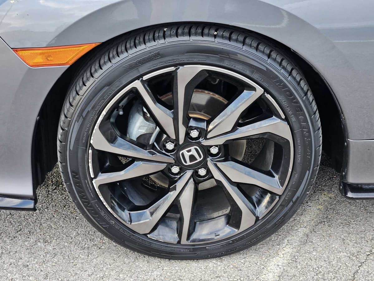 2019 Honda Civic Hatchback - Image 9